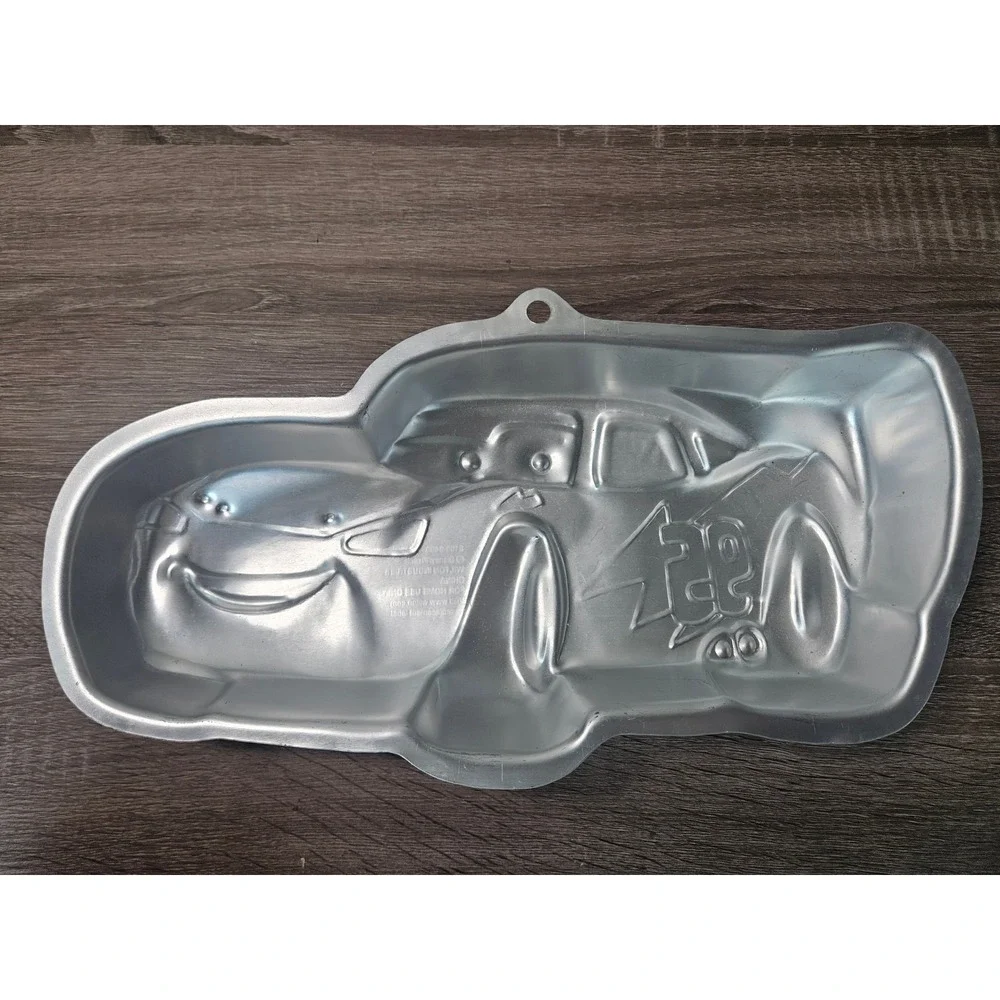Wilton Disney Pixar Cars Lightning McQueen Aluminum Cake Pan 2105-6400 Silver